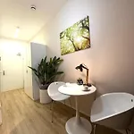 Stylisches City-apartment Mit Terrasse & Top-lage - Civita *